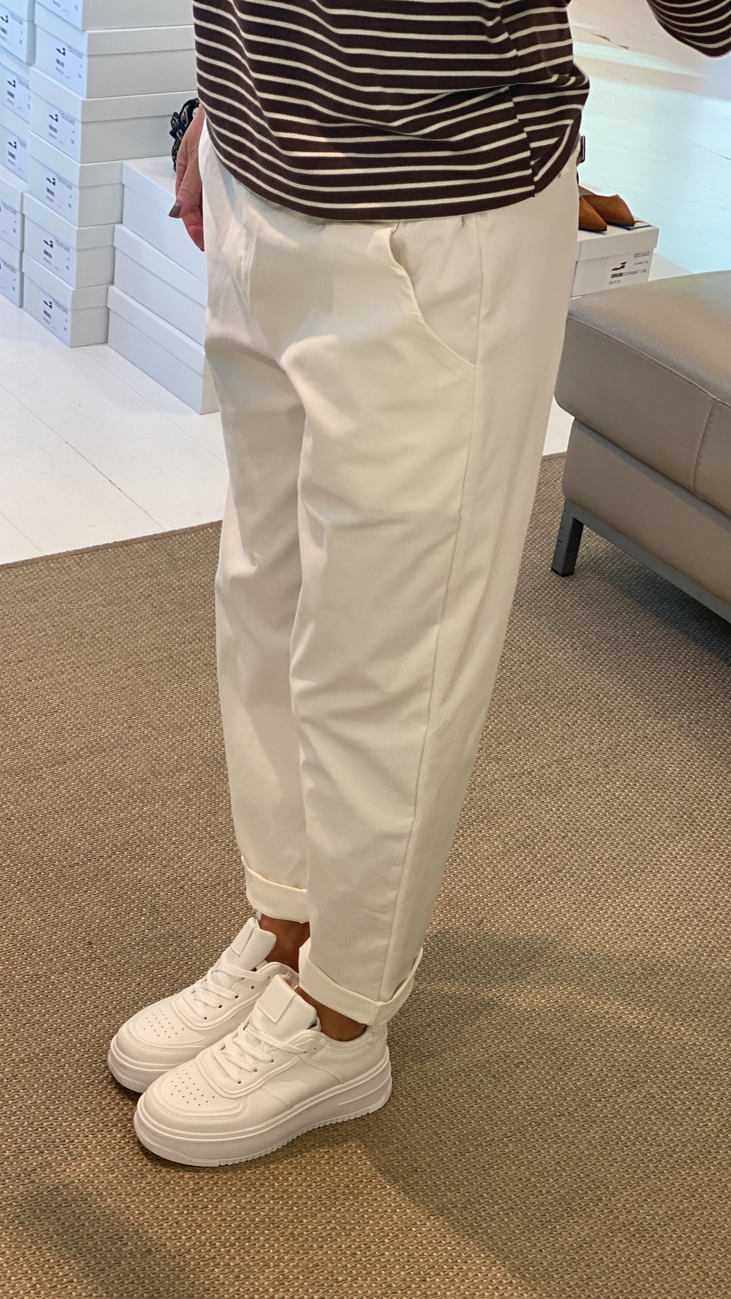 Sneakers scarpa, tutto Bianco con suola alta in gomma, décolleté