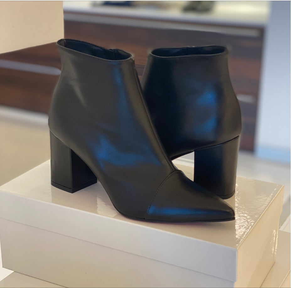 Stivaletto Pari Gamba di Pelle nero Pikes