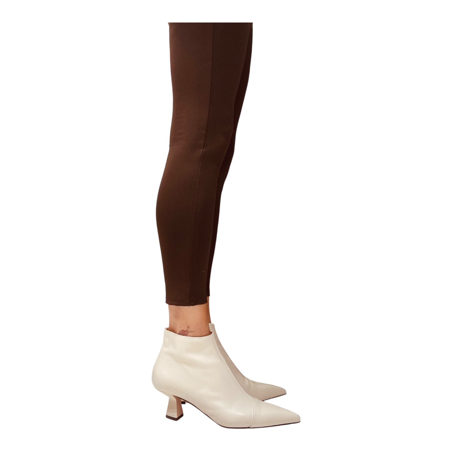 Stivaletto di pelle bianco con tacco rocchetto 5 centimetri