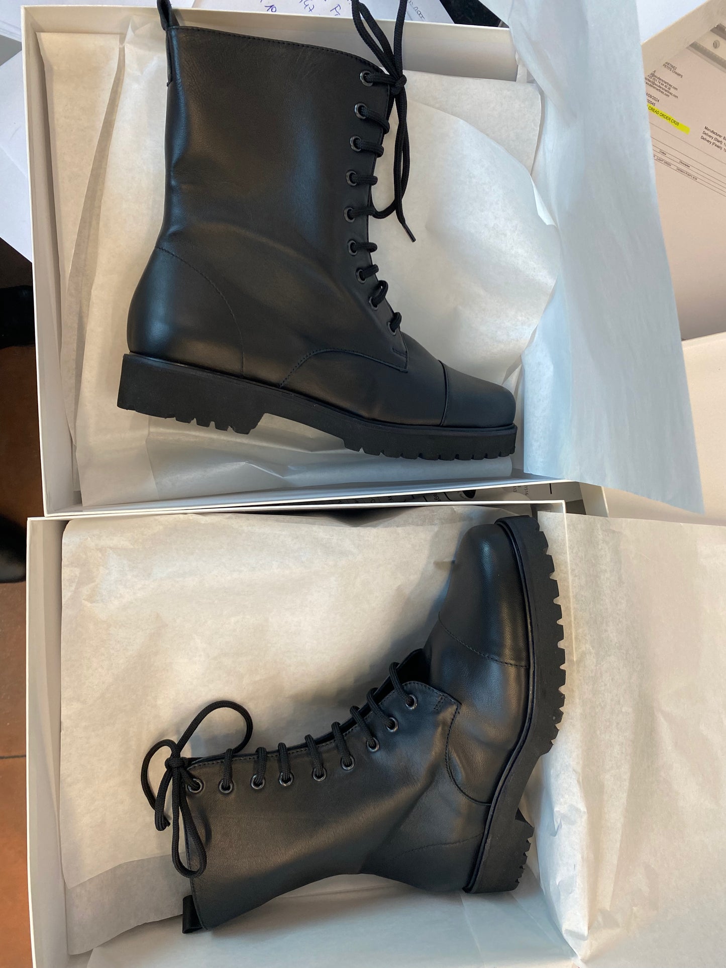Stivaletto Anfibio di Pelle Nero