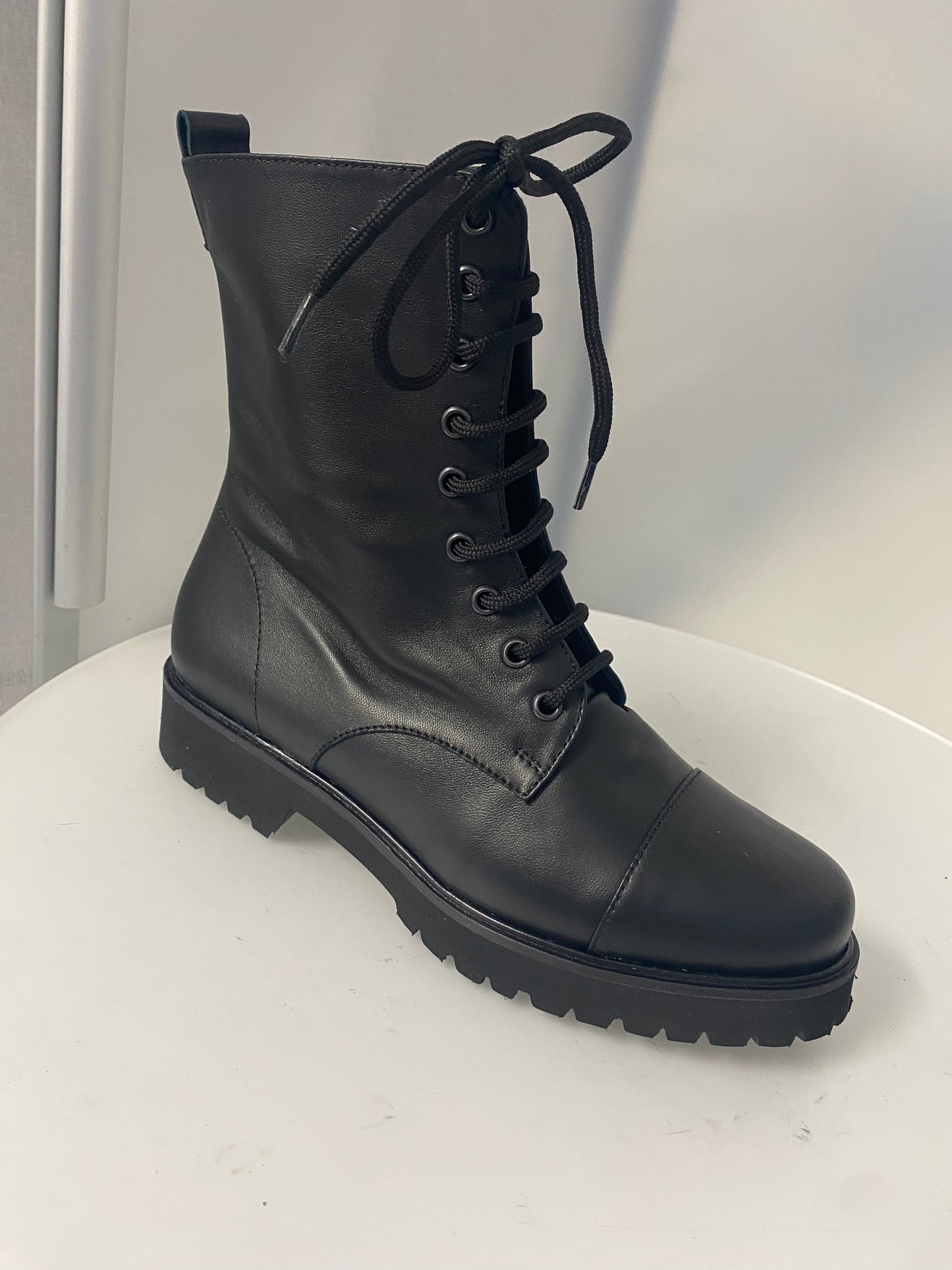 Stivaletto Anfibio di Pelle Nero