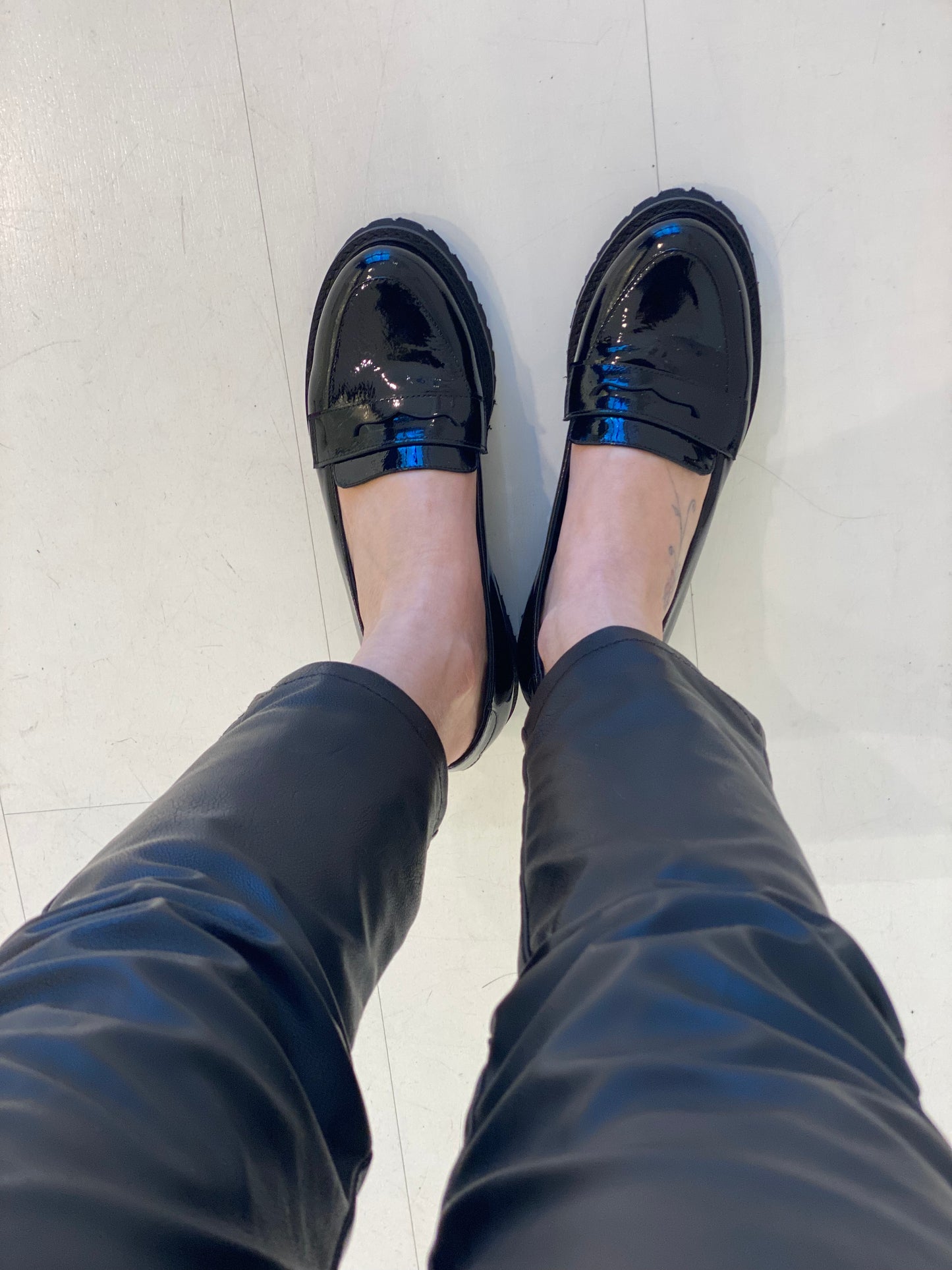 Mocassino donna vernice di vera pelle con gomma Art. 2309