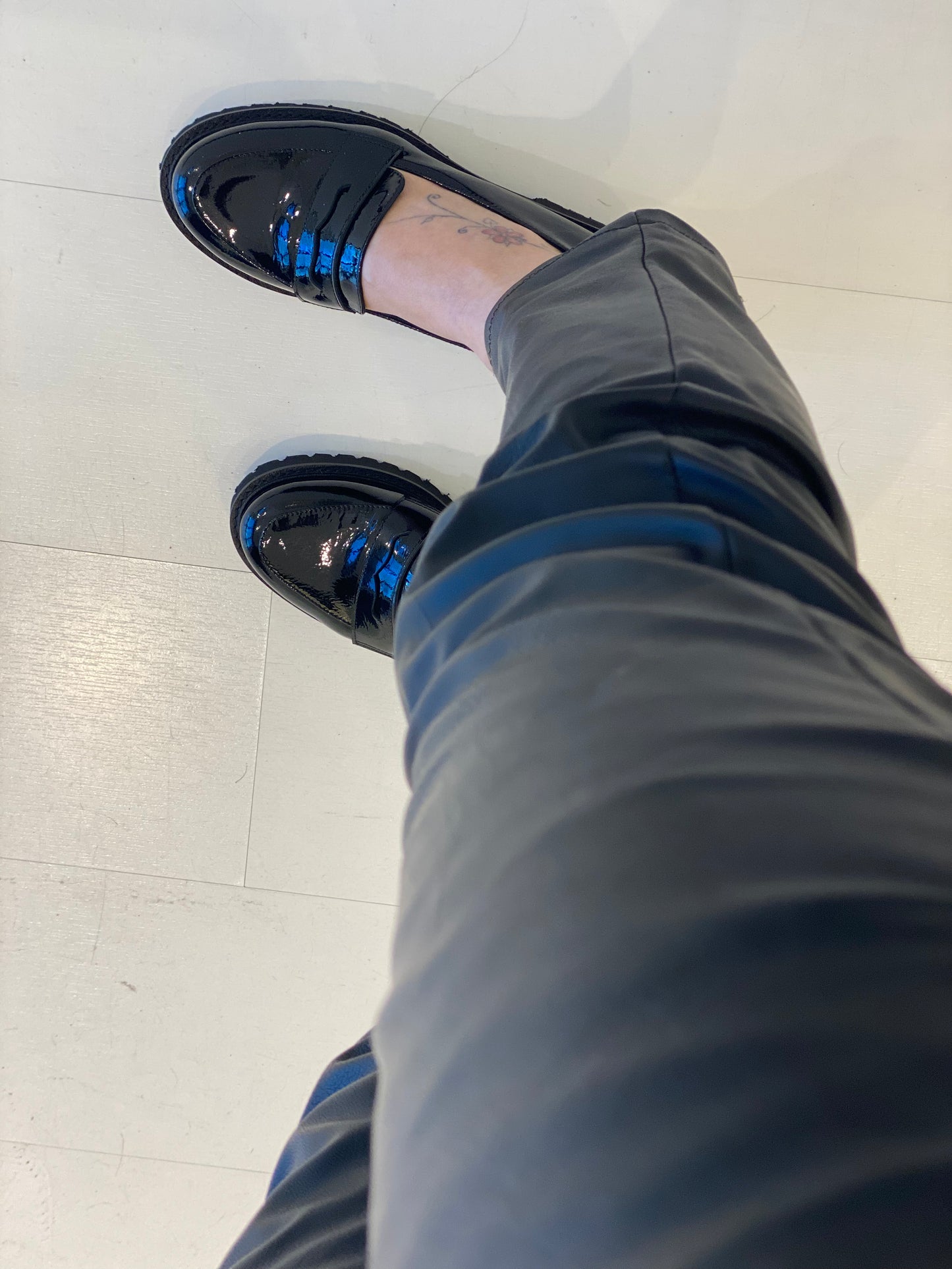 Mocassino donna vernice di vera pelle con gomma Art. 2309