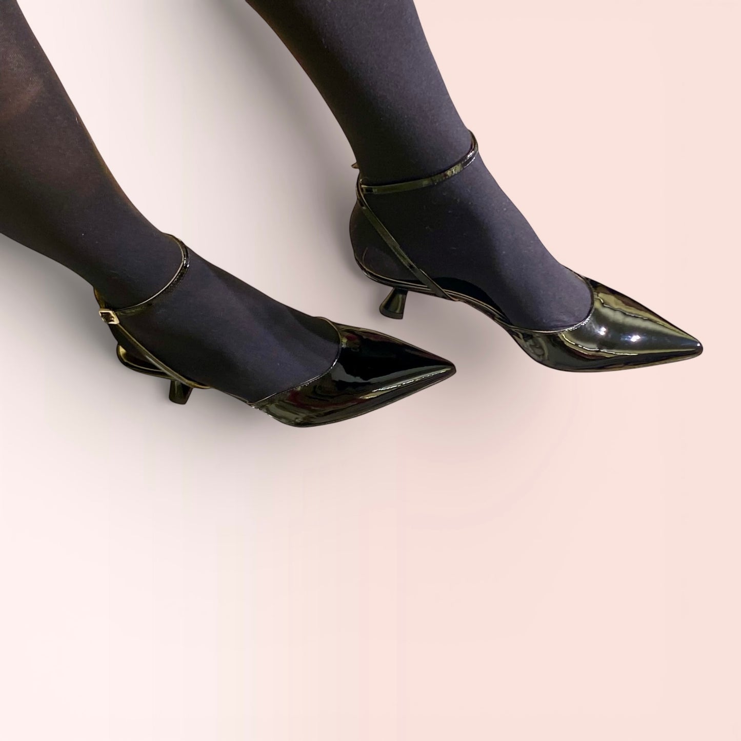 Décolleté slingback di vernice e cinturini