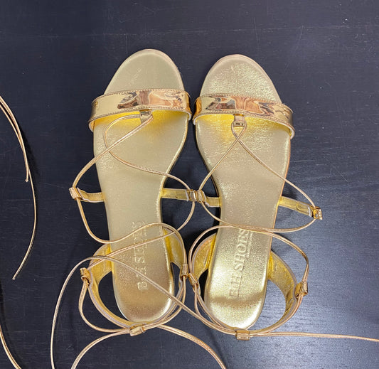 Sandalo Flat con Lacci, Pelle Platino