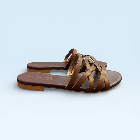 Sandalo ciabattina pelle con listini marrone