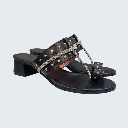 Sandalo pelle nera tacco basso con strass argento