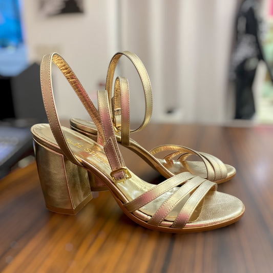 Sandalo laminato oro lucido di pelle h.8,5cm